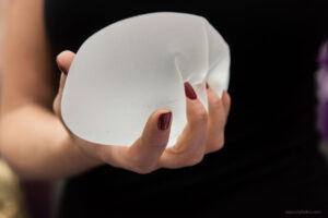 Zašto su napredni silikoni najbolje rešenje za povećanje grudi?